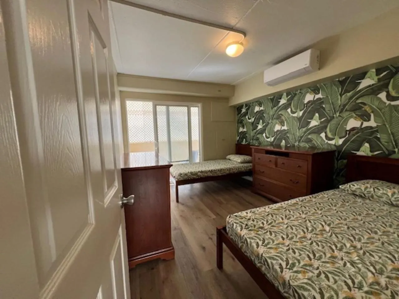 Waikiki Beachside Hostel Honolulu