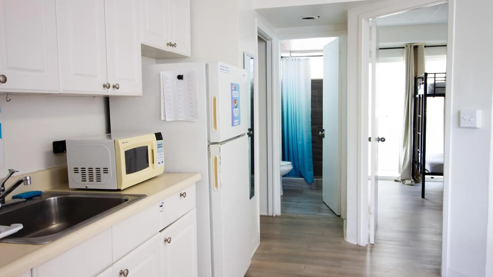Waikiki Beachside Hostel Honolulu