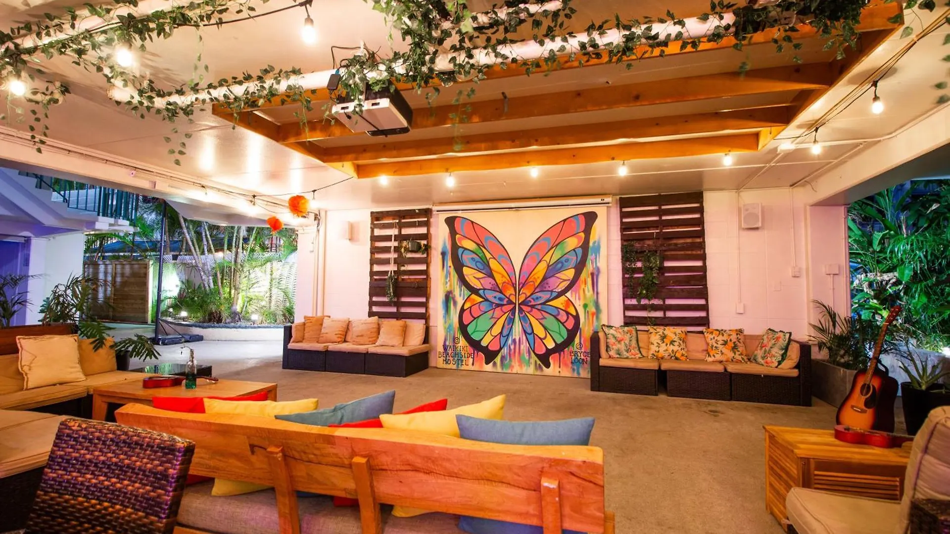 Waikiki Beachside Hostel Honolulu