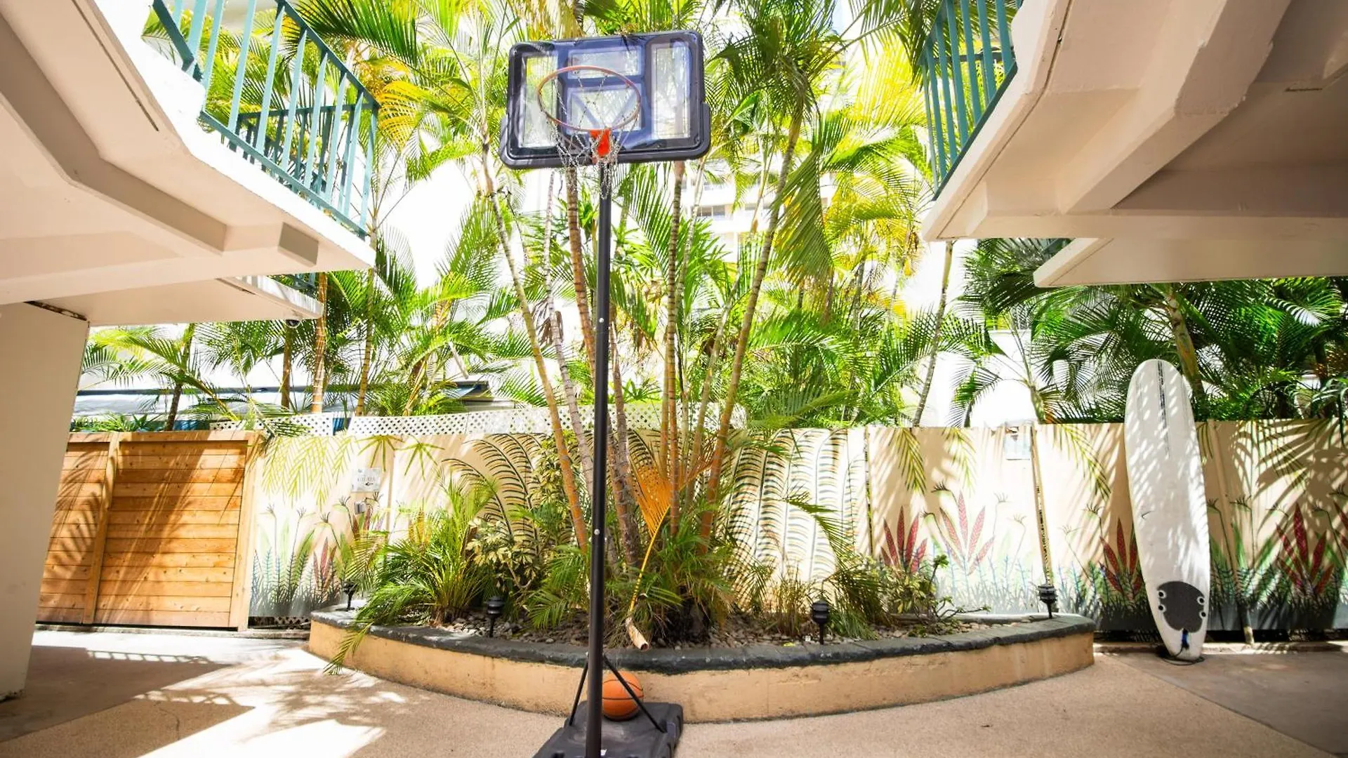 Waikiki Beachside Hostel Honolulu United States