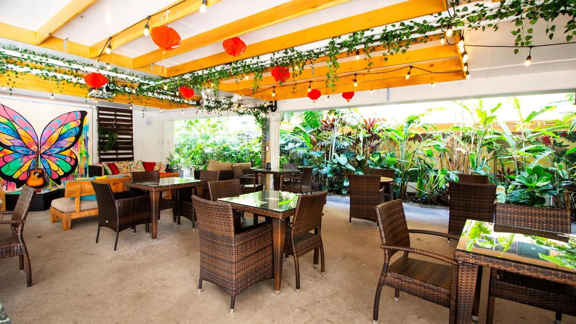 Waikiki Beachside Hostel Honolulu
