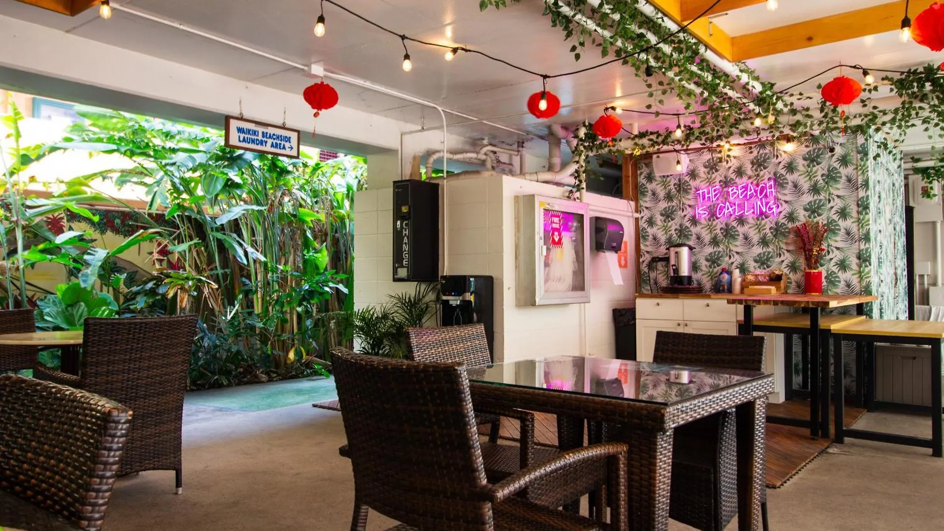 Waikiki Beachside Hostel Honolulu