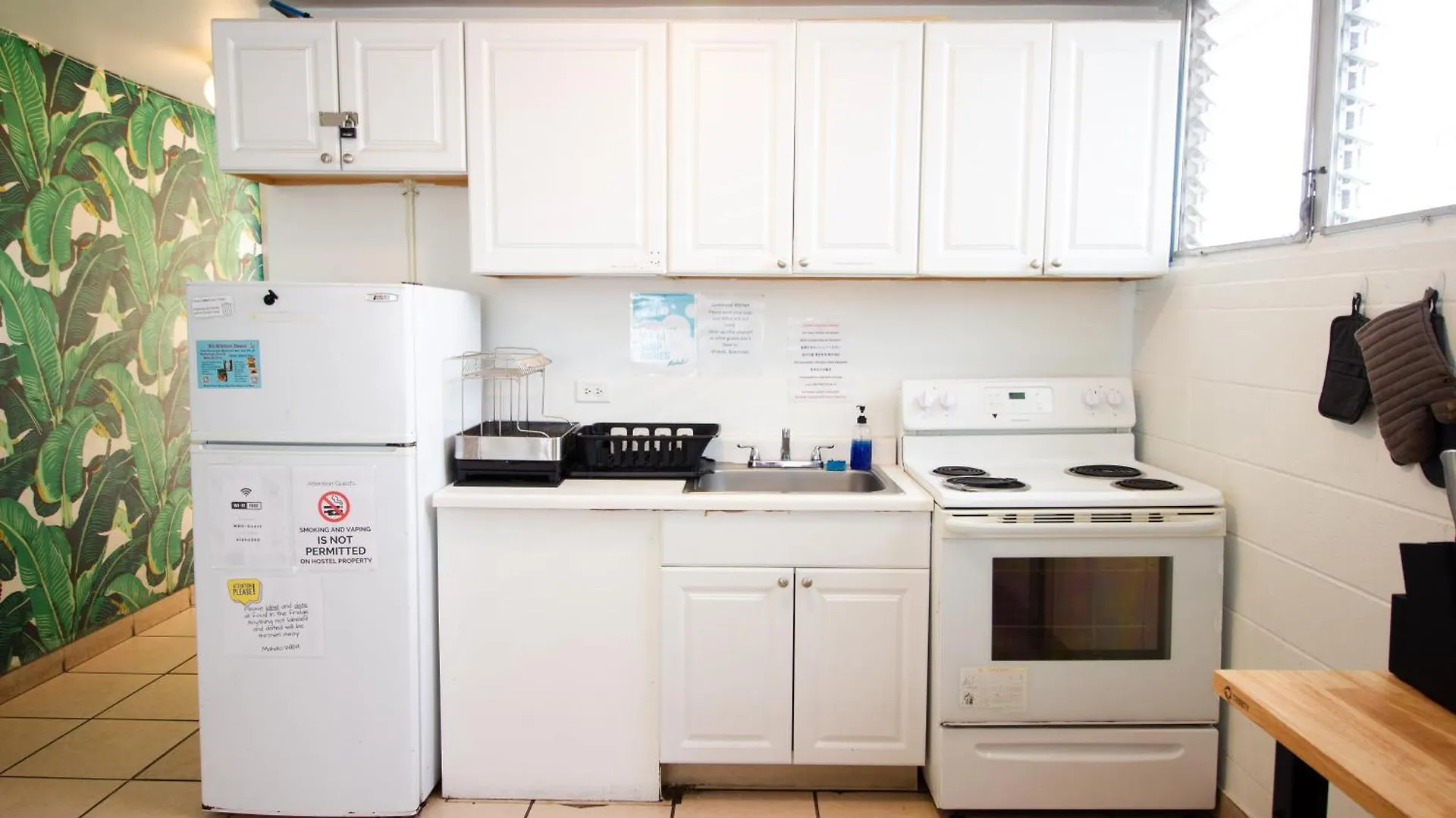 Waikiki Beachside Hostel Honolulu United States