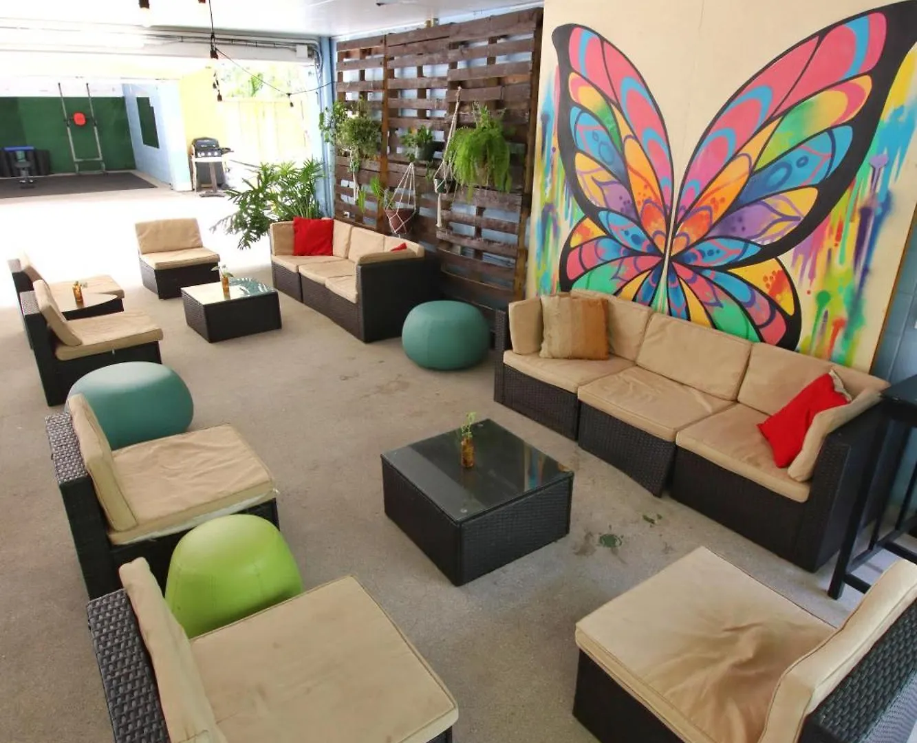 Waikiki Beachside Hostel Honolulu